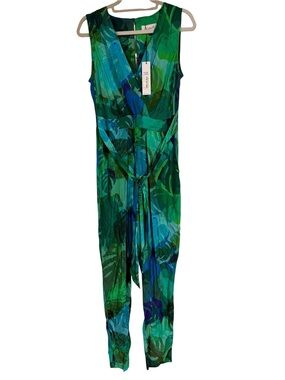 Closet London Bold Tropical Print Sleeveless V-Neck Jumpsuit